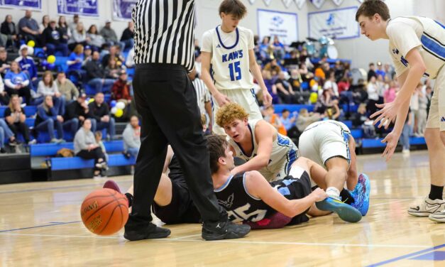 Perry-Lecompton boys drop back-and-forth contest against NEK Homeschool, 65-63